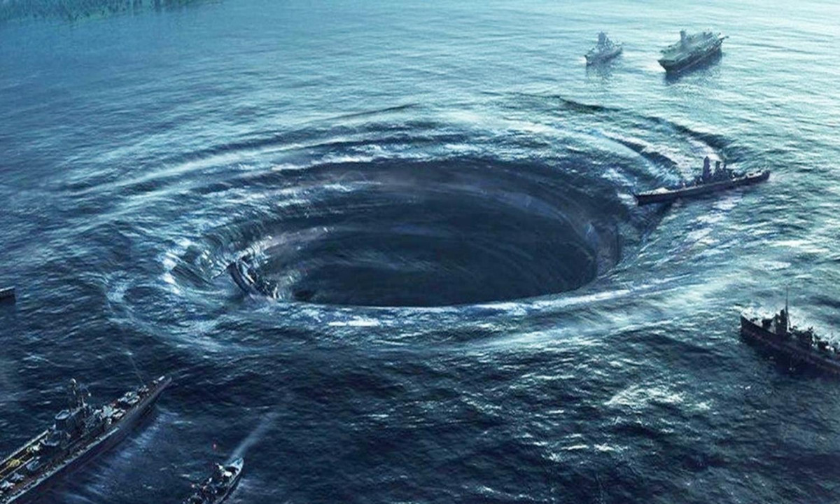 "Trong một cuộc rà soát nhiều máy bay và tàu bị mất tích trong khu vực qua nhiều năm, đã không có bất cứ phát hiện nào có thể chỉ ra rằng thương vong là kết quả của bất cứ điều gì khác ngoài nguyên nhân tự nhiên." "Không có yếu tố bất thường nào được xác định." (Nguồn: VietNamnet). 