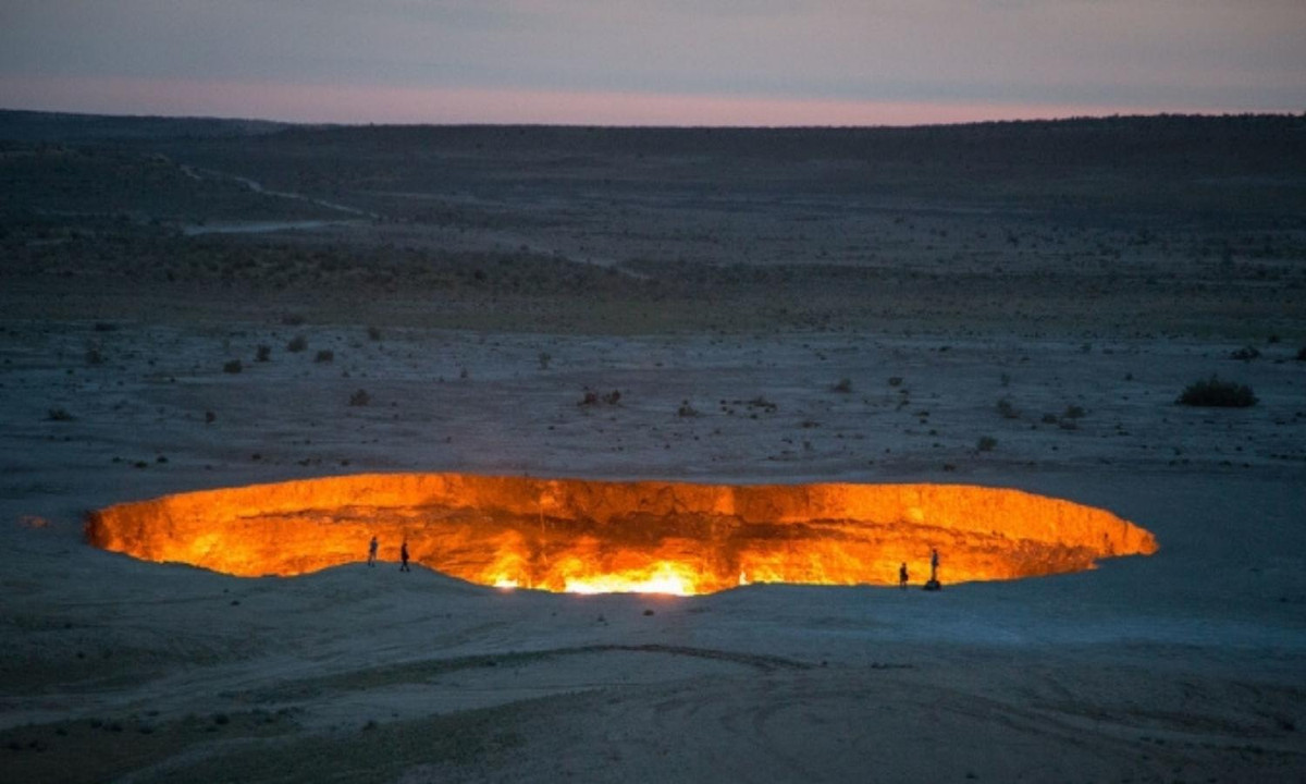 Kourounis chia sẻ: “Câu chuyện đằng sau việc chiếc hố ra đời như thế nào vẫn còn là một bí ẩn, và không có nơi nào giống như nó trên Trái Đất. Nó rất độc đáo.” Nguồn: Internet.