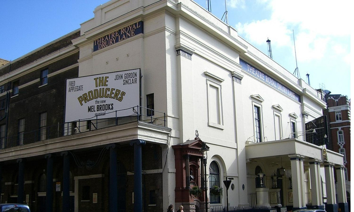 4. Nhà hát Royal Drury Lane, thành phố London, Anh: một trong những con ma nổi tiếng nhất ở thành phố London chính là “người đàn ông áo xám” thường xuất hiện tại nhà hát Royal Drury Lane. (Nguồn: wikimedia.org)