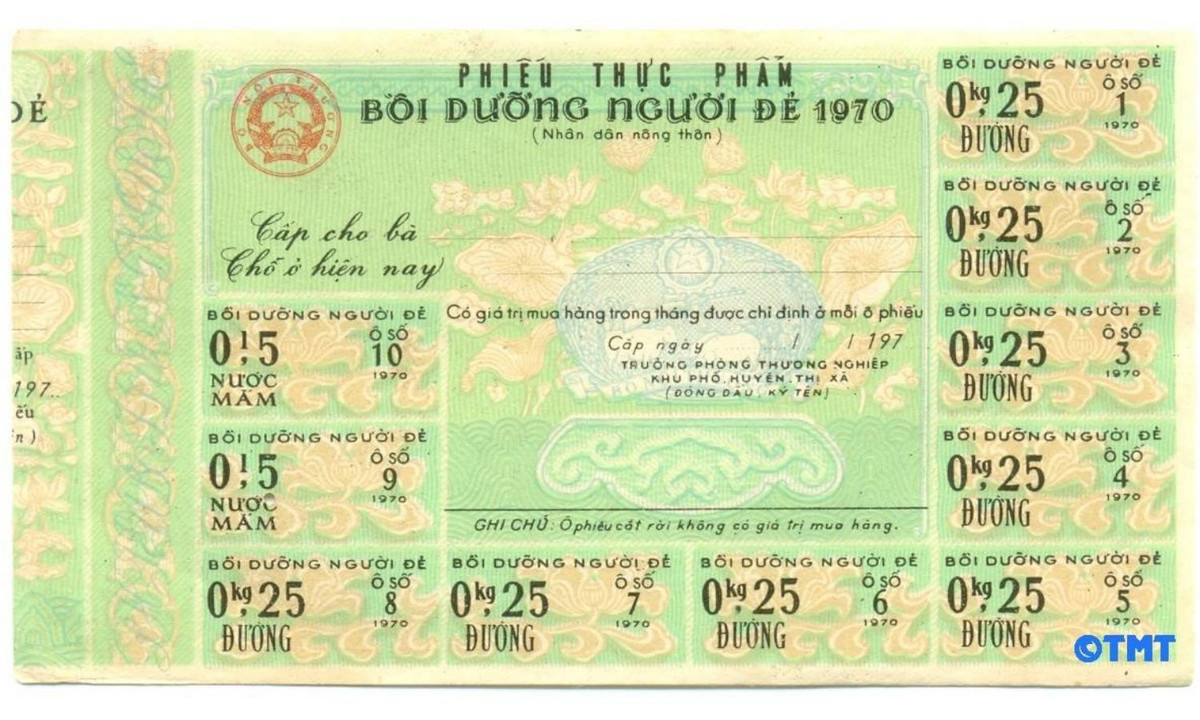 Đối với người đẻ thuộc diện dân nông thôn năm 1970 chỉ được cấp 1 lít nước mắm và 2 kg đường. Phiếu thực phẩm bồi dưỡng người đẻ này cũng giống như chế độ thai sản nghỉ đẻ hiện giờ. (Nguồn: thoixua.vn)