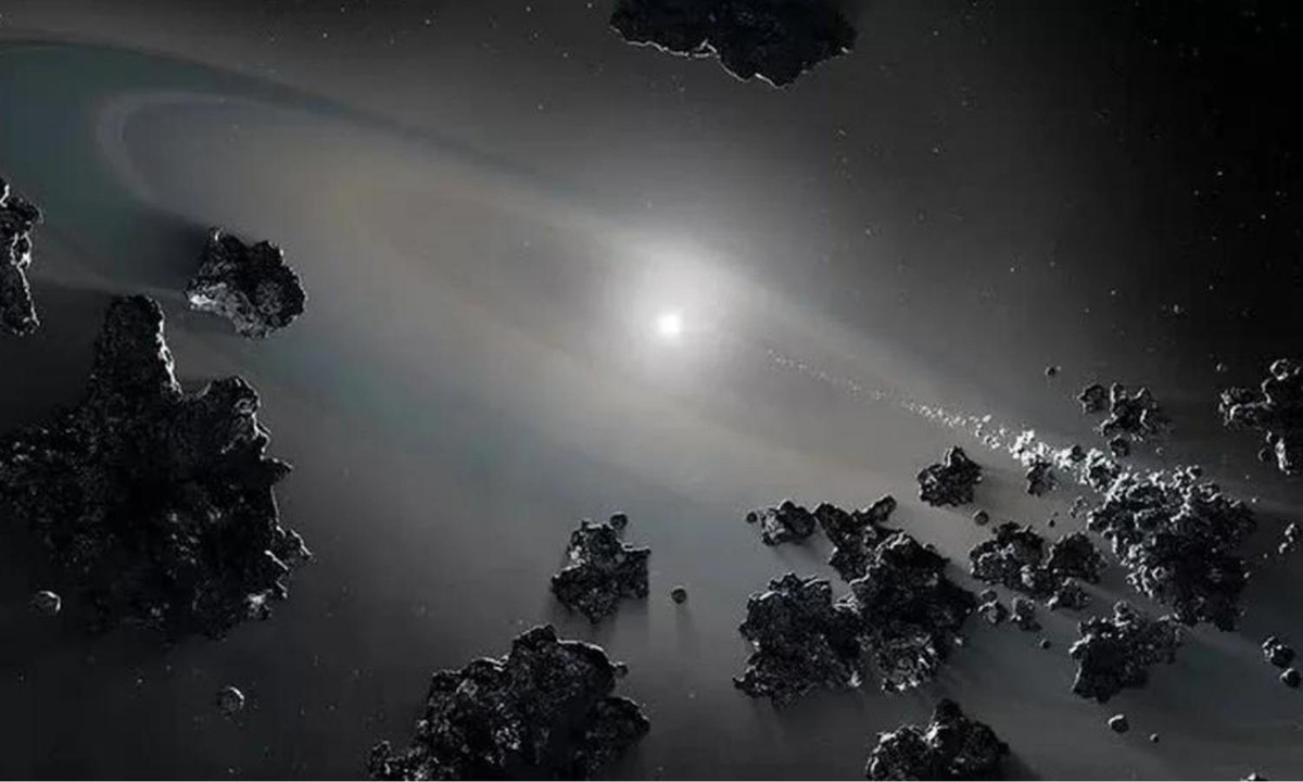 Khi nó đến gần Trái đất, lực hấp dẫn sẽ "xé toạc" Mặt trăng và tạo ra một trường mảnh vụn xung quanh Trái đất giống như các vành đai của Sao Thổ. (Nguồn: SOHA)