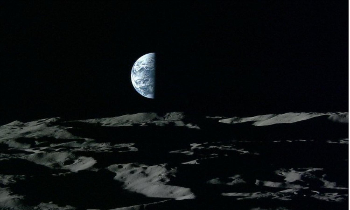 Các chuyên gia giải thích: "Một khi Trái đất đi vào trạng thái này, các hiện tượng thời tiết cực đoan sẽ xảy ra. Một nửa địa cầu chìm trong bóng tối sẽ giảm nhiệt độ đáng kể khi không có ánh nắng. Ngược lại, nửa bên kia sẽ nóng lên nhiều hơn do tiếp xúc liên tục với Mặt trời". (Nguồn: Vietnamnet)