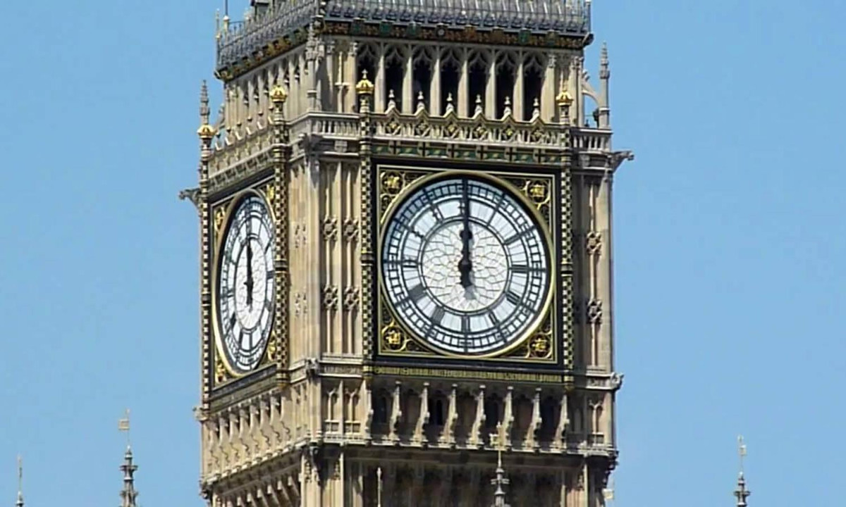 Cho tới hiện tại, Big Ben vẫn được gọi là “chiếc đồng hồ bốn mặt có chuông lớn nhất thế giới”. Hệ thống máy móc cơ học của đồng hồ Big Ben đã được hoàn thành từ năm 1854 và toàn bộ tòa tháp được hoàn thành sau đó 5 năm – năm 1859. Nguồn: Automation today.