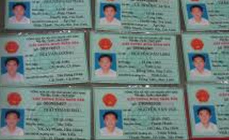 Các đối tượng sử dụng CMND mua từ các hiệu cầm đồ mở tài khoản để lừa đảo gây khó khăn trong công tác điều tra.