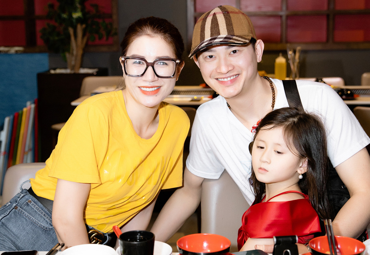 Hon nhan cua Trang Tran va nguoi chong kin tieng ra sao?