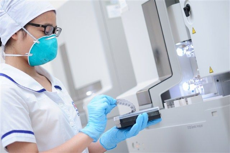 Nhan chan doan vo sinh, nguoi bo tuc toc xet nghiem ADN voi con gai