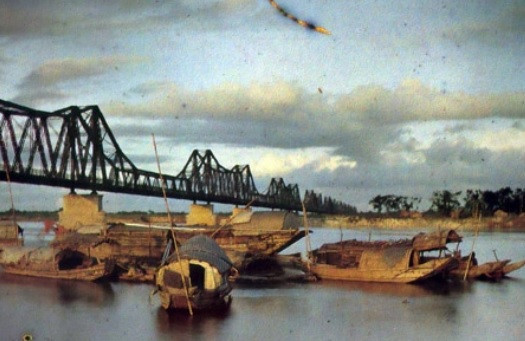 Cầu Paul Dummer (Long Biên), Hà Nội năm 1915.