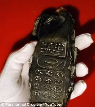 Theo kết quả kiểm tra niên đại, các chuyên gia xác định hiện vật giống "điện thoại Nokia" khoảng 800 tuổi.