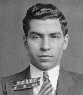 Do đó, chính quyền Mỹ tiến hành điều tra nhiều công nhân gốc Italy ở bến tàu. Do cuộc điều tra không có tiến triển nên hải quân Mỹ tìm đến ông trùm mafia Charles "Lucky" Luciano - người đứng đầu gia đình tội phạm Genovese. Đây một trong 5 băng đảng lớn trong thế giới ngầm New York.