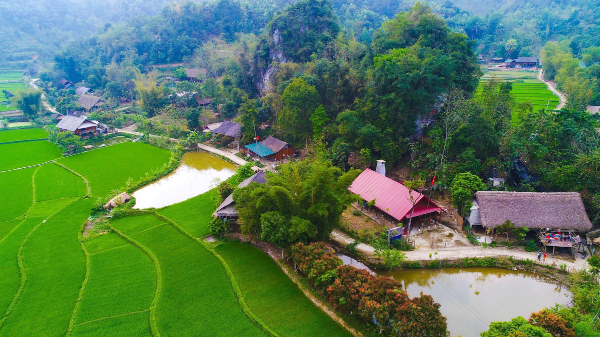 Tuyen Quang: Phat trien du lich gan ket xay dung nong thon moi-Hinh-5