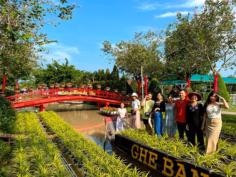 Lang hoa Sa Dec “thay ao moi” don chao du khach-Hinh-3