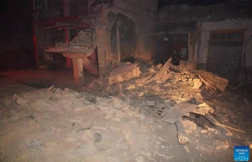 Sự việc này rất ít khi xảy ra nên đã thu hút sự chú ý của mọi người. Sau khi xảy ra trận động đất mạnh 6,2 độ richter, nhiều người cho rằng, hiện tượng này là điềm báo về thảm họa thiên nhiên trong lịch sử.