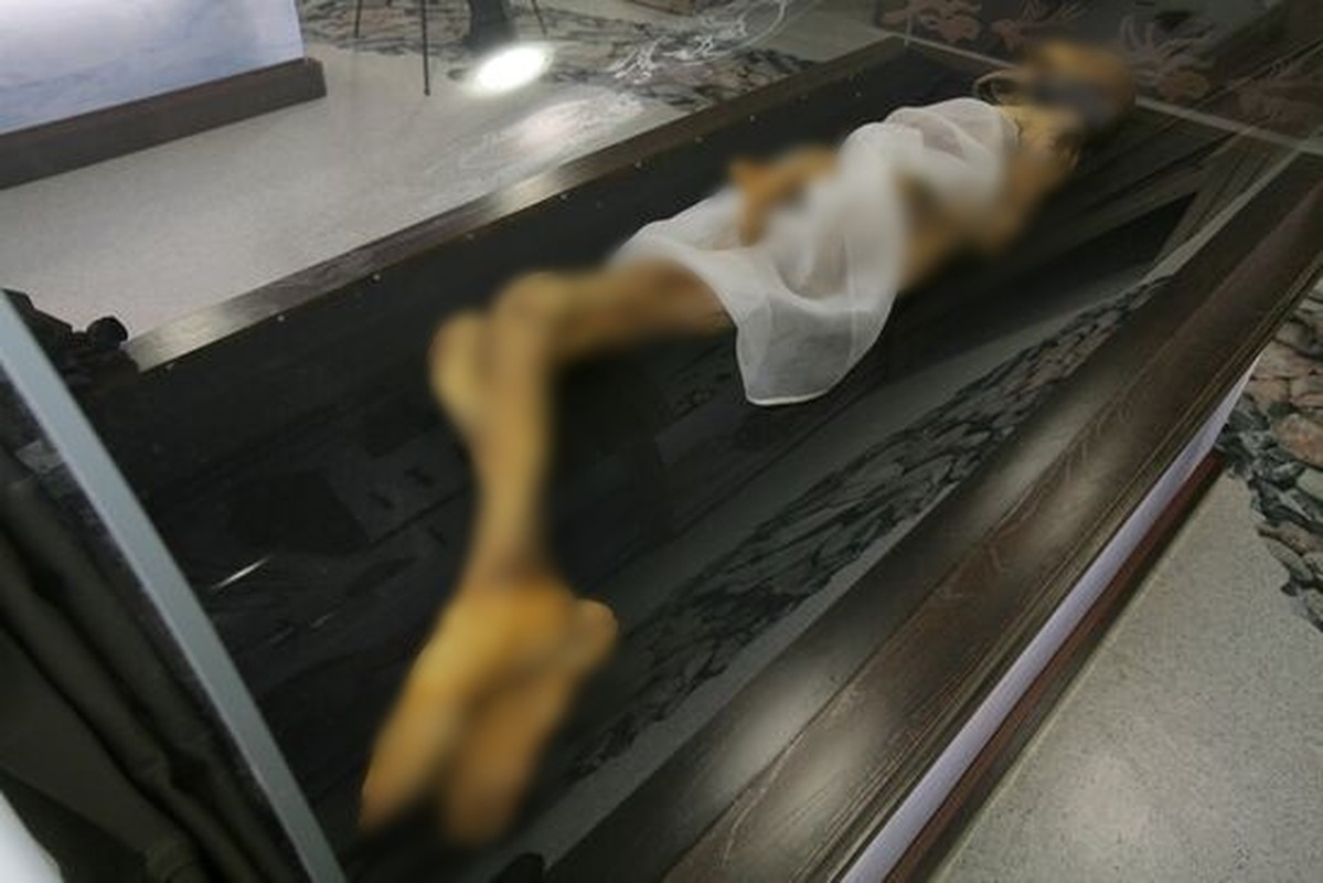 Người phụ nữ khá cao so với thời đó, khoảng 165 - 170 cm và nặng 49 kg. Bà mắc ung thư ở giai đoạn cuối đời. Dù bị bệnh rất nặng nhưng bà không bị những người trong bộ tộc bỏ lại. Họ đưa bà đi cùng, tới đồng cỏ chăn thả gia súc trên cao nguyên Ukok.