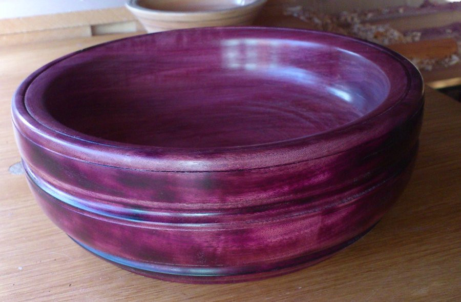 Trong bảng phân loại gỗ tại Việt Nam, gỗ cẩm tím được xếp vào nhóm I - nhóm gỗ quý và phân loại gỗ được khai thác và sử dụng.