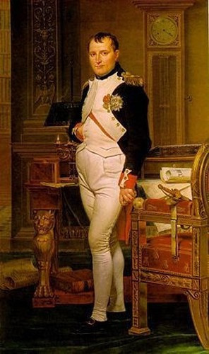 Tương truyền, trong chiến dịch tại Ai Cập, hoàng đế Napoleon đã có trải nghiệm đáng sợ khi ở qua đêm tại Đại kim tự tháp Giza. Trong khi các tướng sĩ ngủ bên ngoài, Napoleon tối hôm đó quyết định ngủ trong "Phòng vua" (King's Chamber) bên trong kiến trúc cổ xưa này.