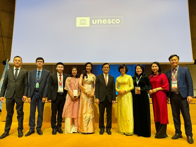 Trong khuôn khổ Kỳ họp Đại hội đồng lần thứ 24 các quốc gia thành viên Công ước Bảo vệ di sản văn hóa và thiên nhiên thế giới (Công ước Di sản Thế giới) diễn ra tại thủ đô Paris, Pháp ngày 22/11, Việt Nam trúng cử thành viên của Ủy ban Di sản Thế giới nhiệm kỳ 2023-2027.