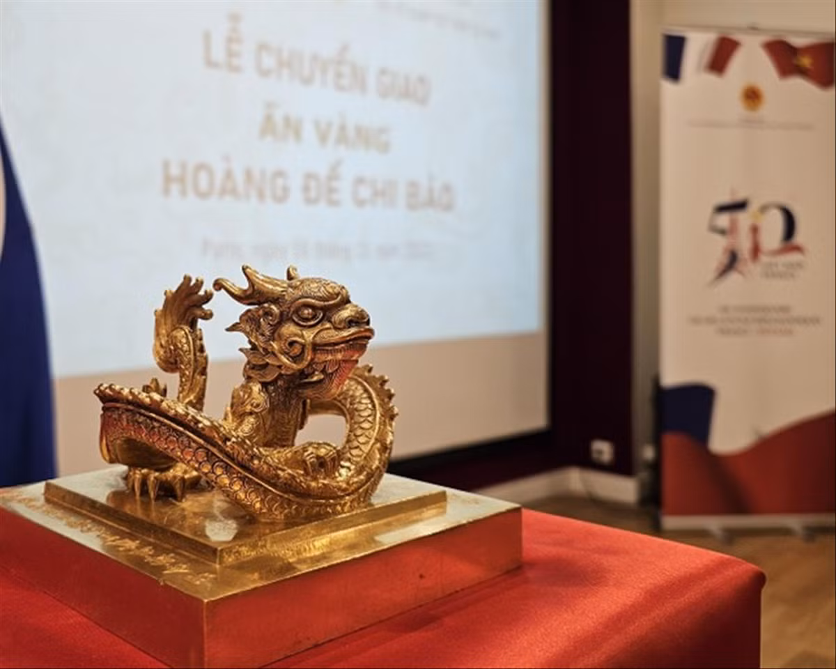 Vào tháng 11/2023, ấn vàng "Hoàng đế chi bảo" của vua Minh Mạng hồi hương sau khi ông Nguyễn Thế Hồng, người sở hữu Bảo tàng Hoàng gia Nam Hồng, chi 6,1 triệu Euro (hơn 153 tỷ đồng) mua ấn, dưới sự bảo trợ của Chính phủ và các bộ, ngành, cơ quan Việt Nam. Đây là một trong những sự kiện văn hóa - di sản nổi bật tại Việt Nam trong năm 2023.