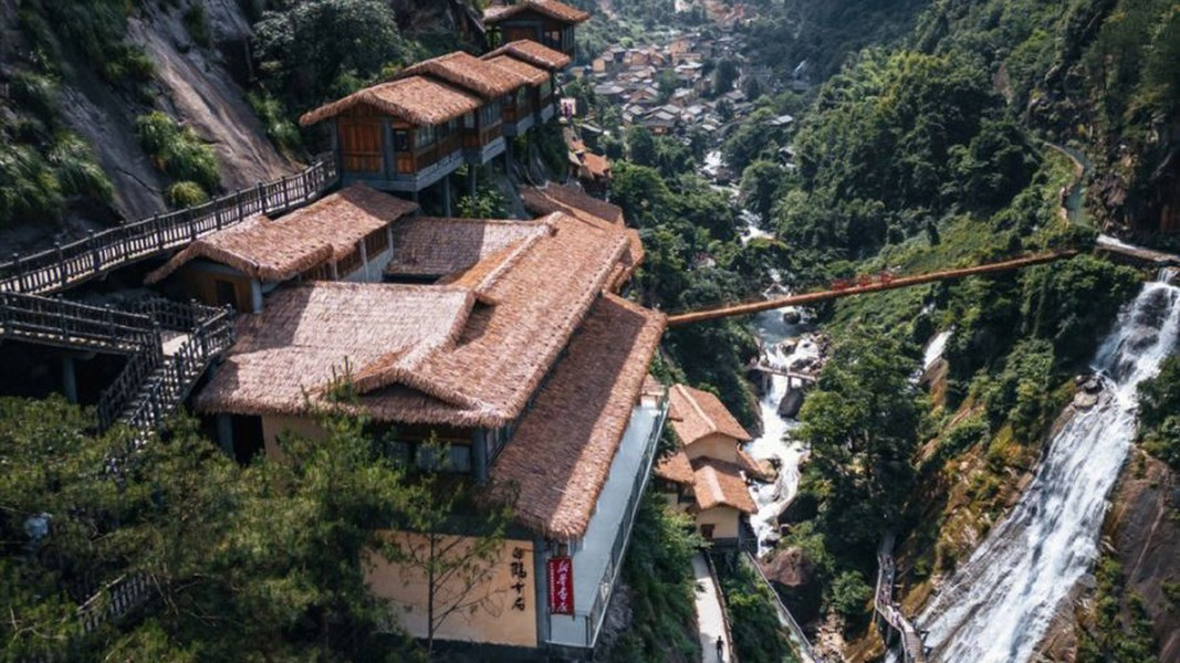 Thác Vọng Tiên cũng là một địa điểm độc đáo, làm nên vùng đất sơn thuỷ hữu tình