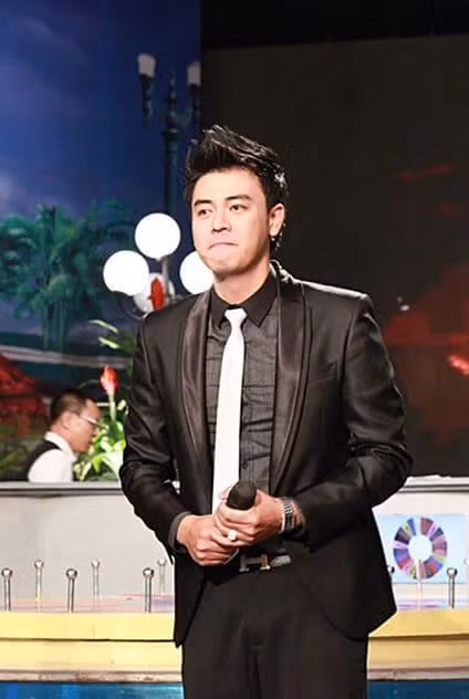 Cuộc sống của MC 'Chiếc nón kỳ diệu' Tuấn Tú giờ ra sao? Cuoc song cua MC 'Chiec non ky dieu' Tuan Tu gio ra sao?