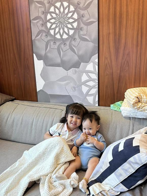 Cuong Do La ngu nuong con phoi hop bay tro nhang nhit cung con gai-Hinh-6