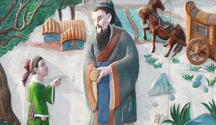 Hạng Thác là thần đồng nổi tiếng của nước Cử trong lịch sử phong kiến Trung Quốc. Có một lần Khổng Tử gặp Hạng Thác đang ngồi chơi giữa đường, cản lối xe của mình đi nên xuống ngựa hỏi han lý do. Không ngờ Hạng Thác trả lời: “Từ xưa đến nay, chỉ nghe nói xe phải tránh thành chứ không hề có chuyện ngược lại bao giờ”.