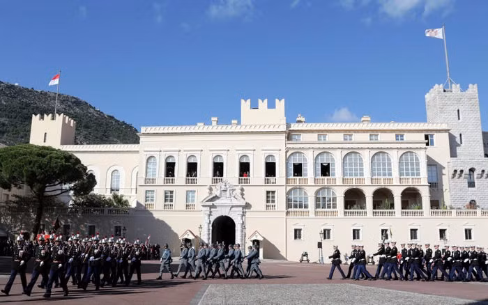 Choang ngop noi o cua gia dinh Hoang gia khap the gioi-Hinh-2