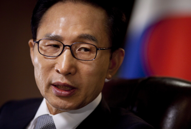 Ông chính thức nhậm chức Tổng thống Hàn Quốc từ ngày 25/2/2008 và giữ cương vị này cho đến ngày 25/2/2013. Ảnh: WP.