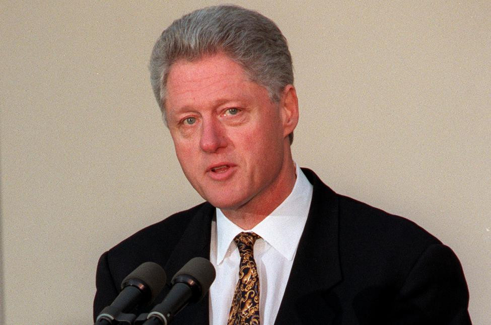 Đáng chú ý, vụ luận tội Tổng thống Bill Clinton năm 1998 đã gây "tác dụng ngược" khi tỷ lệ ủng hộ ông Clinton tăng cao còn các ứng viên của Đảng Cộng hòa chịu tổn thất nặng nề trong cuộc bầu cử sau đó. Ảnh: UPI.