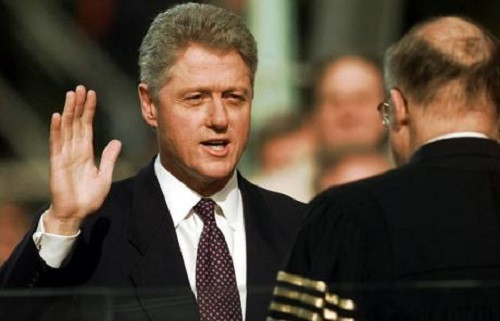 Năm 2001, Tổng thống Bill Clinton kết thúc nhiệm kỳ với tỷ lệ ủng hộ của người dân ở mức 65% - cao nhất so với bất kỳ người tiền nhiệm nào trong nửa thế kỷ. Ảnh: Telegraph.