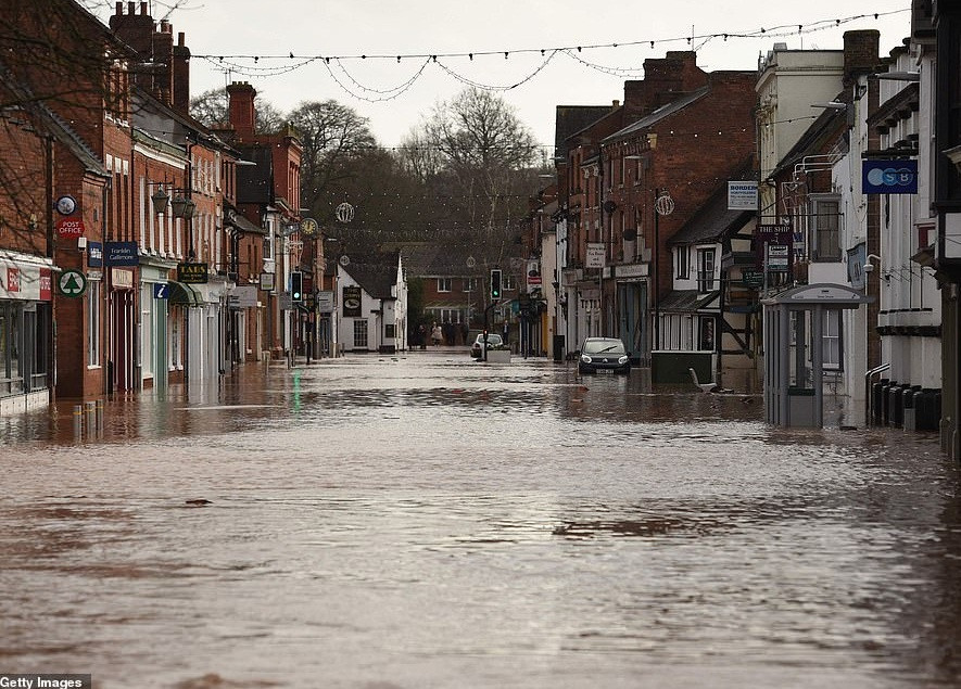 Phố Teme ở Tenbury Wells biến thành sông.