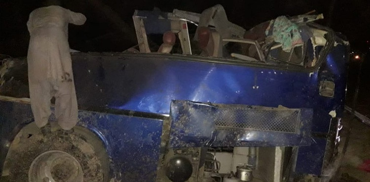 Tai nạn đường sắt là phổ biến ở Pakistan, nơi thừa hưởng hàng nghìn km đường ray và xe lửa từ cựu cường quốc thực dân Anh. Đường sắt đã chứng kiến nhiều thập kỷ suy giảm do tham nhũng, quản lý yếu kém và thiếu đầu tư. Ảnh: Ary News.