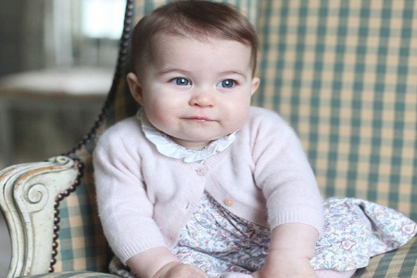 Tieu Hoang tu, Cong chua Anh dang yeu het nac trong loat anh “chup trom” cua me-Hinh-3