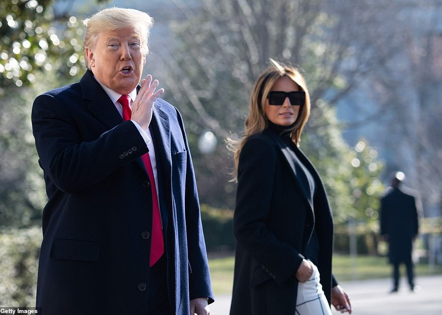 Phát biểu với báo chí trước thềm chuyến thăm, Tổng thống Trump đánh giá cao Thủ tướng Narendra Modi và gọi ông là “một người bạn”.