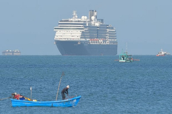 Du thuyen cap ben Campuchia sau 2 tuan khong noi nao nhan vi virus corona