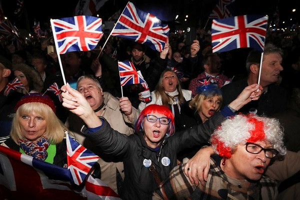 Không khí vui mừng trong ngày Brexit tại khu vực Quảng trường Quốc hội ở thủ đô London.
