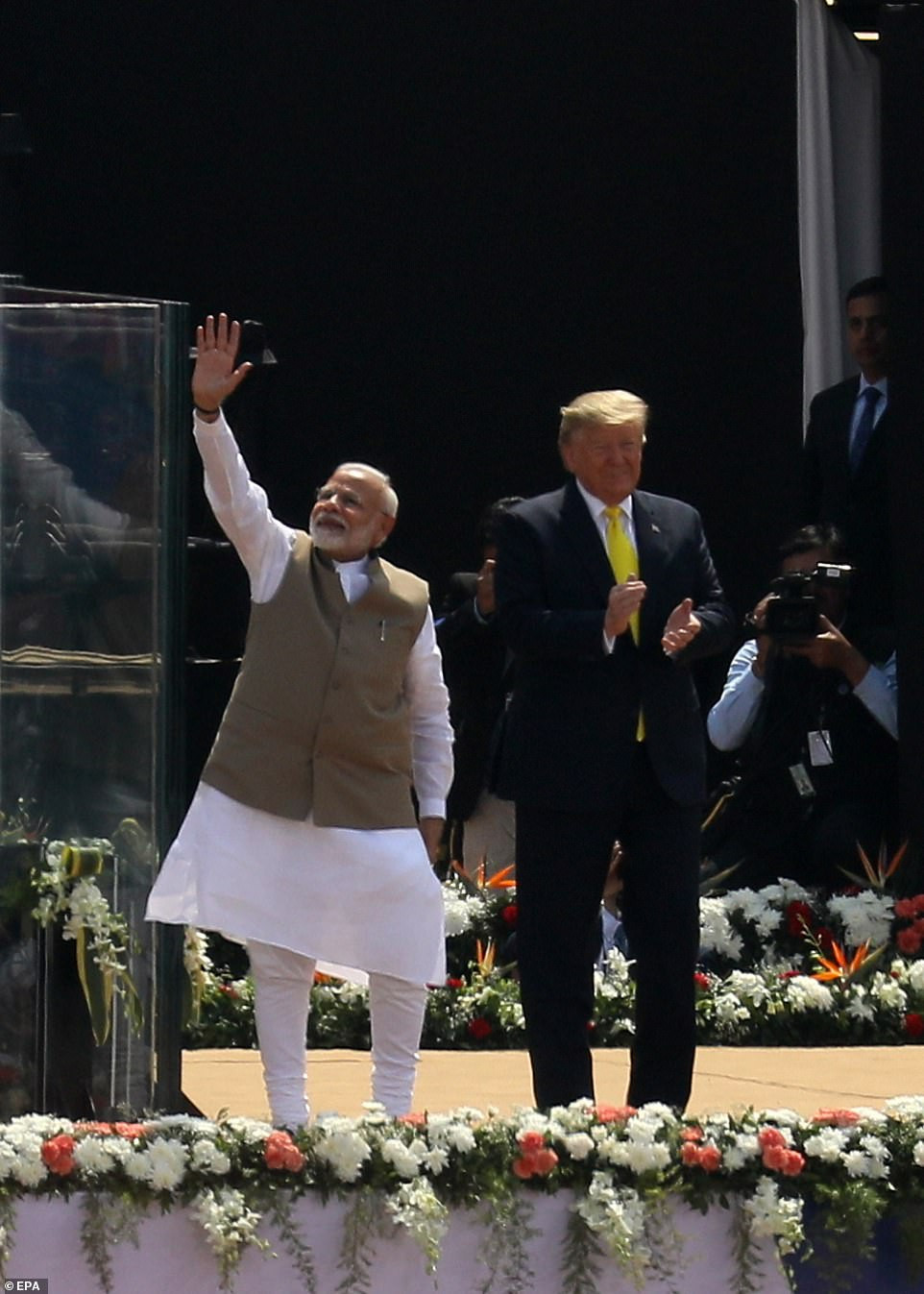 Tham den Taj Mahal noi tieng An Do, vo chong Tong thong Trump co hanh dong gay sot-Hinh-11