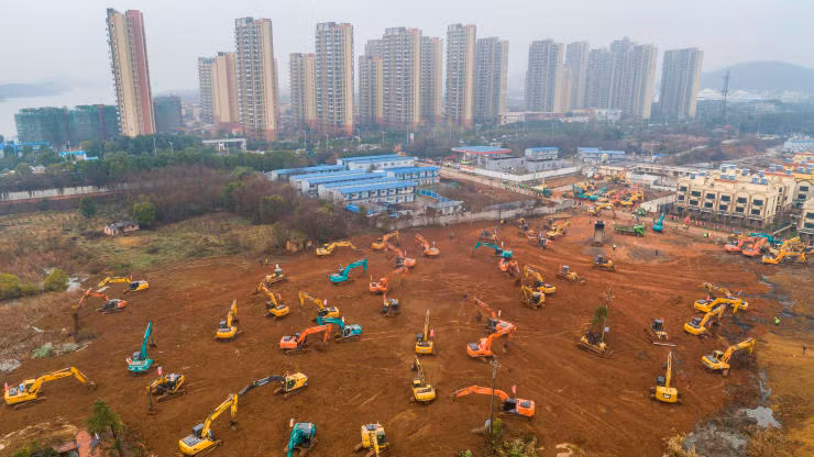 Toan canh 8 ngay Vu Han xay cap toc benh vien da chien doi pho virus corona-Hinh-2