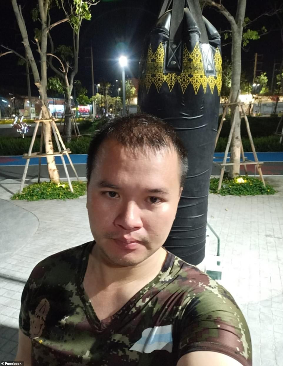 Kẻ xả súng được xác định là Thượng sĩ Jakrapanth Thomma, 32 tuổi, đã bị bắn chết tại trung tâm thương mại Terminal 21 ở Nakhon Ratchasima sau cuộc "giằng co" kéo dài 17 giờ với lực lượng an ninh Thái Lan.