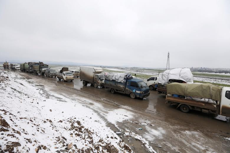 Các quan chức nhân đạo nói rằng đây là cuộc "di cư" lớn nhất của người dân Syria trong 9 năm nội chiến. Hiện tại, họ đối mặt với tình trạng thiếu nơi ăn, chốn ở.