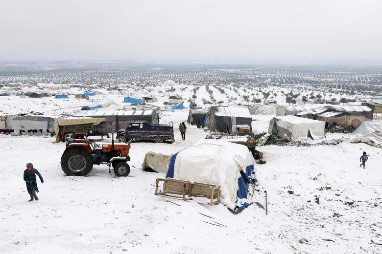 Trại tị nạn phủ đầy tuyết trắng ở Azaz, Syria, ngày 13/2.