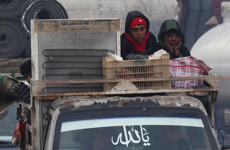 Hãng thông tấn Reuters mới đây đăng tải loạt ảnh về cuộc sống của những người dân Syria phải sơ tán trong bối cảnh các cuộc không kích và giao tranh tiếp diễn tại tỉnh Idlib, Aleppo,... (Nguồn ảnh: Reuters)