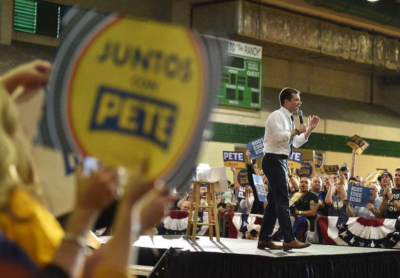 Ứng viên Tổng thống Mỹ Pete Buttigieg phát biểu tại sự kiện tranh cử ở Las Vegas hôm 16/2.