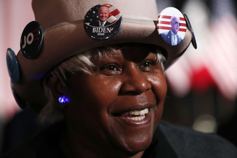 Hiện tại, 4 ứng viên đang dẫn đầu trong cuộc đua nội bộ Đảng Dân chủ gồm cựu Phó Tổng thống Joe Biden, Thượng nghị sĩ Bernie Sanders, Thượng nghị sĩ Elizabeth Warren và cựu Thị trưởng Pete Buttigieg.