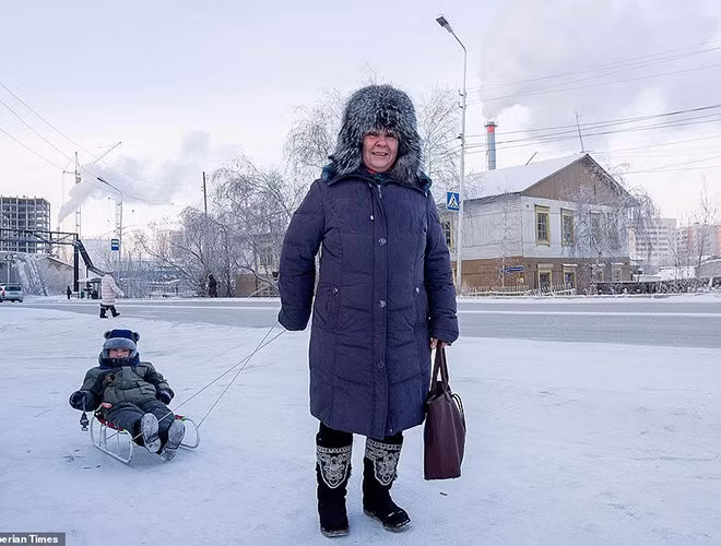 Trẻ em ở độ tuổi tiểu học ở khu vực Yakutsk được nghỉ học khi nhiệt độ giảm xuống âm 45 độ C.