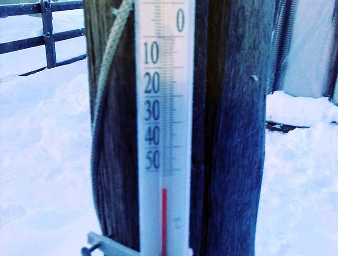 Người dân địa phương phàn nàn năm nay mùa đông ôn hòa hơn, một phần do sự nóng lên toàn cầu. Những năm trước, khu vực Verkhoyansk ở Siberia thường dưới âm 60 độ C, còn năm nay thấp nhất mới là âm 59 độ C.