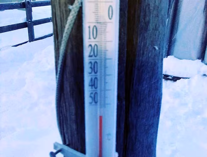 Người dân địa phương phàn nàn năm nay mùa đông ôn hòa hơn, một phần do sự nóng lên toàn cầu. Những năm trước, khu vực Verkhoyansk ở Siberia thường dưới âm 60 độ C, còn năm nay thấp nhất mới là âm 59 độ C.