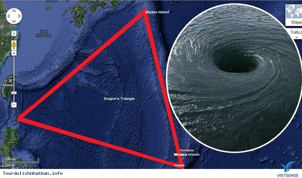 Tam giác Rồng hay Biển quỷ nằm cách bờ biển phía nam của thủ đô Tokyo, Nhật Bản 100km. Nó cũng được nhiều người gọi là Bermuda của Thái Bình Dương. Nơi đây luôn được xếp vào hàng top những khu vực có sóng điện từ mạnh nhất thế giới và gây ra những vụ mất tích và đắm tàu kinh hoàng nhất Nhật Bản.