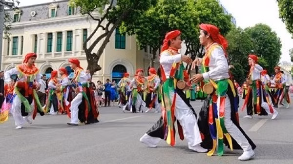 To chuc Le hoi Thiet ke sang tao Ha Noi 2022 mang tam quoc te