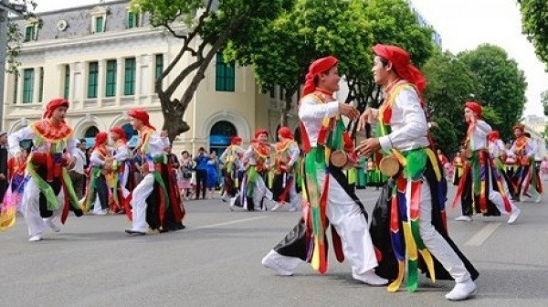 To chuc Le hoi Thiet ke sang tao Ha Noi 2022 mang tam quoc te