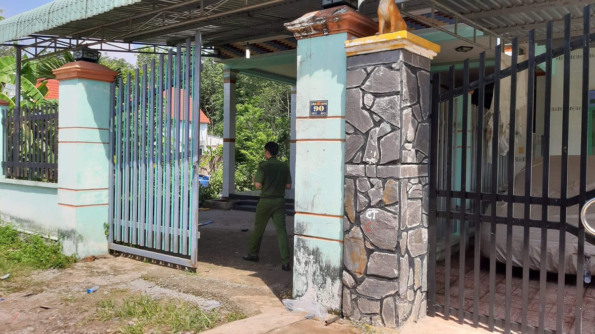 Canh sat bang rung tim dau vet nghi pham vu an 2 tu thi vui trong betong-Hinh-3